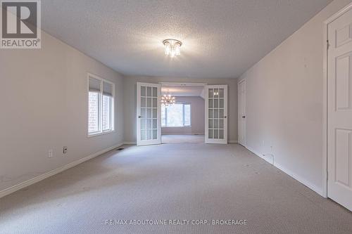 398 Barclay Crescent, Oakville, ON - Indoor Photo Showing Other Room