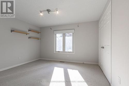 398 Barclay Crescent, Oakville, ON - Indoor Photo Showing Other Room