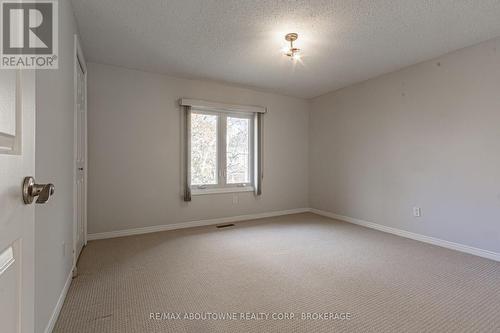 398 Barclay Crescent, Oakville, ON - Indoor Photo Showing Other Room