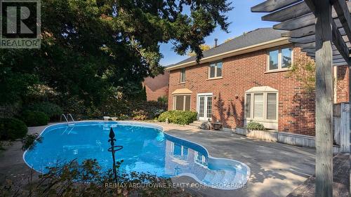 398 Barclay Crescent, Oakville, ON - Outdoor With In Ground Pool