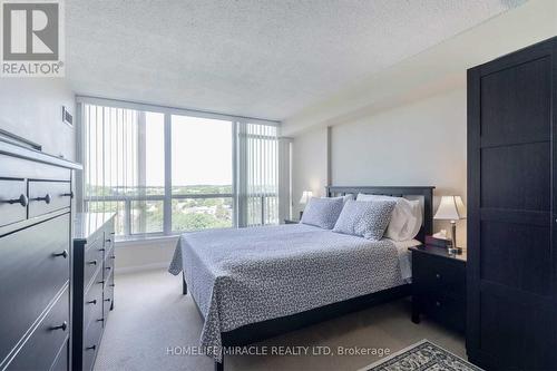 902 - 12 Laurelcrest Street, Brampton, ON - Indoor Photo Showing Bedroom