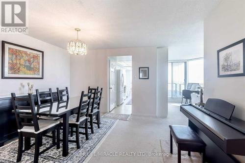 902 - 12 Laurelcrest Street, Brampton, ON - Indoor Photo Showing Dining Room