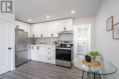 85 Walter Avenue N, Hamilton, ON - Indoor Photo Showing Kitchen