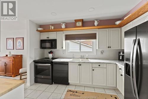 467 Richmond Street, Amherstburg, ON - Indoor Photo Showing Kitchen