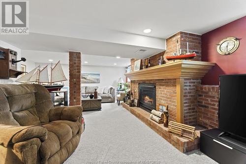 467 Richmond Street, Amherstburg, ON - Indoor With Fireplace