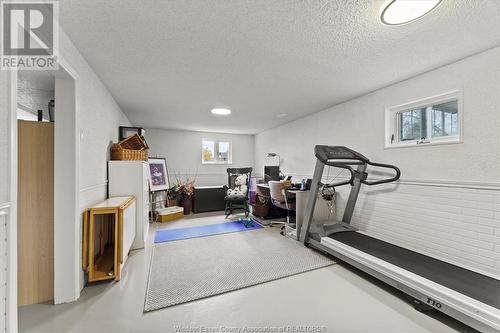 467 Richmond Street, Amherstburg, ON - Indoor Photo Showing Gym Room