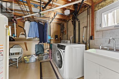 467 Richmond Street, Amherstburg, ON - Indoor Photo Showing Laundry Room