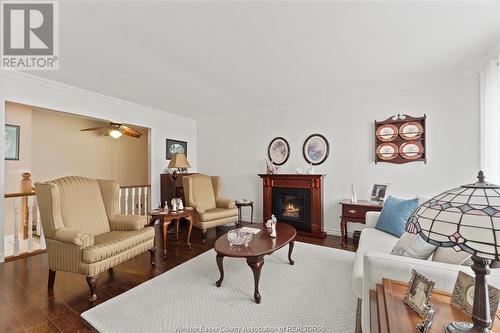 467 Richmond Street, Amherstburg, ON - Indoor Photo Showing Living Room With Fireplace