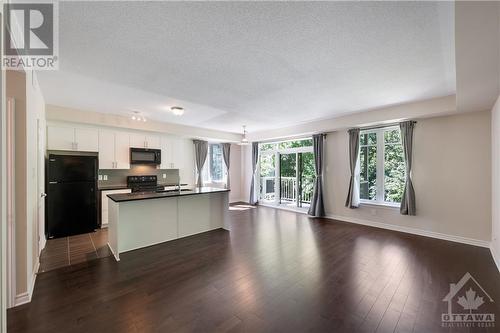 1032 Beryl Private Unit#E, Ottawa, ON - Indoor Photo Showing Kitchen