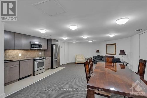 809 - 108 Richmond Road, Ottawa, ON - Indoor Photo Showing Kitchen