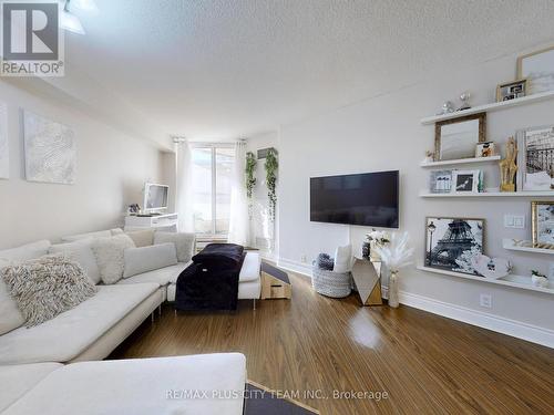 224 - 80 Harrison Garden Boulevard, Toronto, ON - Indoor Photo Showing Living Room