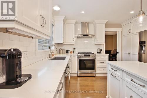 86 Mill Street, Middlesex Centre (Ilderton), ON - Indoor Photo Showing Kitchen With Double Sink With Upgraded Kitchen