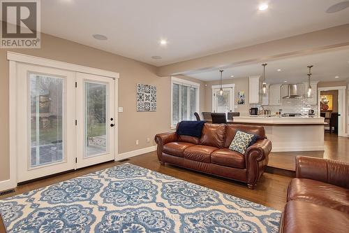 86 Mill Street, Middlesex Centre (Ilderton), ON - Indoor Photo Showing Living Room