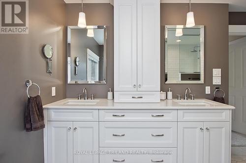 86 Mill Street, Middlesex Centre (Ilderton), ON - Indoor Photo Showing Bathroom