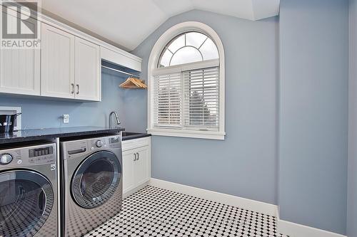 86 Mill Street, Middlesex Centre (Ilderton), ON - Indoor Photo Showing Laundry Room