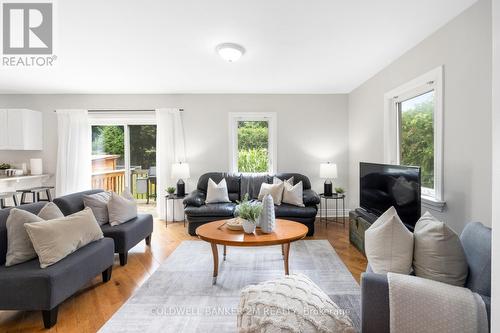 1677 Central Street, Pickering, ON - Indoor Photo Showing Living Room