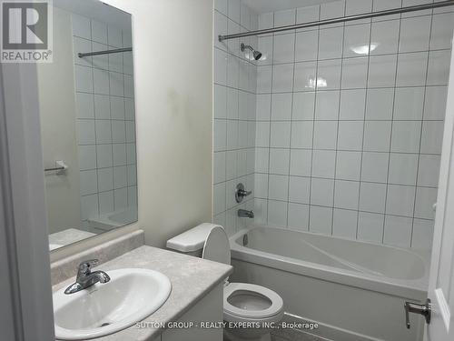 318 Bonnieglen Farm Boulevard, Caledon, ON - Indoor Photo Showing Bathroom