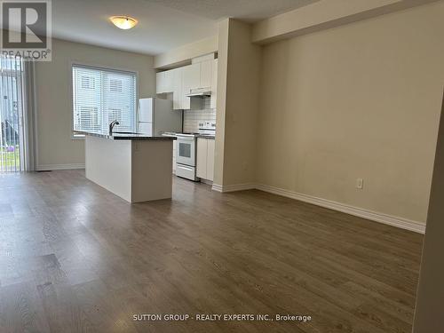 318 Bonnieglen Farm Boulevard, Caledon, ON - Indoor Photo Showing Kitchen