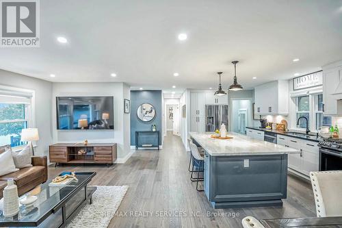 119 Court Street N, Milton, ON - Indoor Photo Showing Kitchen With Upgraded Kitchen