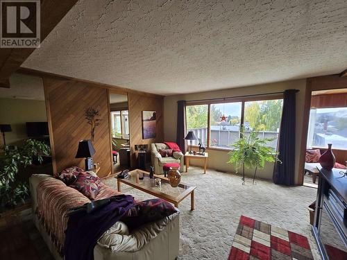 955 Gillett Street, Prince George, BC - Indoor Photo Showing Living Room