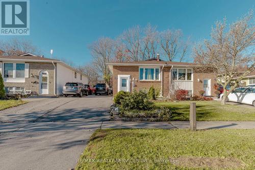 7746 Jubilee Drive, Niagara Falls, ON - Outdoor With Facade