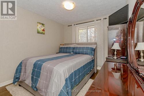 7746 Jubilee Drive, Niagara Falls, ON - Indoor Photo Showing Bedroom