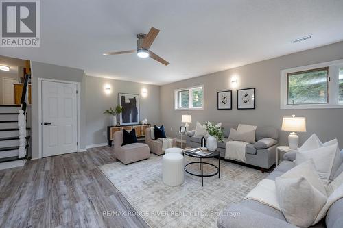 4761 Mckee Road, Scugog, ON - Indoor Photo Showing Living Room