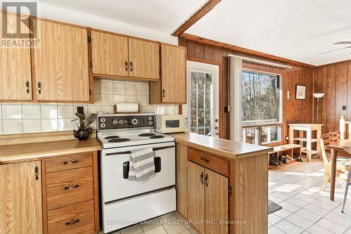 20 Camelot Place, Kawartha Lakes, ON - Indoor Photo Showing Kitchen