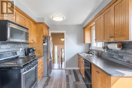 613 Christopher Road, Peterborough (Ashburnham), ON - Indoor Photo Showing Kitchen