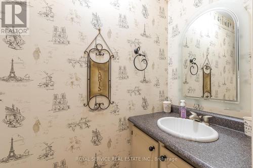 613 Christopher Road, Peterborough (Ashburnham), ON - Indoor Photo Showing Bathroom