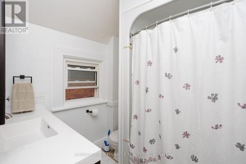 22 St Lawrence Street, Kawartha Lakes (Lindsay), ON - Indoor Photo Showing Bathroom