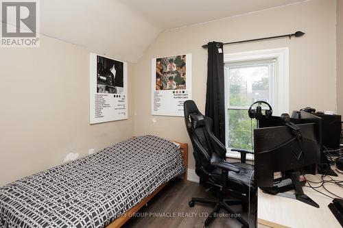 22 St Lawrence Street, Kawartha Lakes (Lindsay), ON - Indoor Photo Showing Bedroom