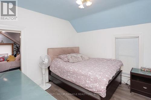 22 St Lawrence Street, Kawartha Lakes (Lindsay), ON - Indoor Photo Showing Bedroom