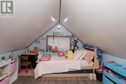 22 St Lawrence Street, Kawartha Lakes (Lindsay), ON - Indoor Photo Showing Bedroom