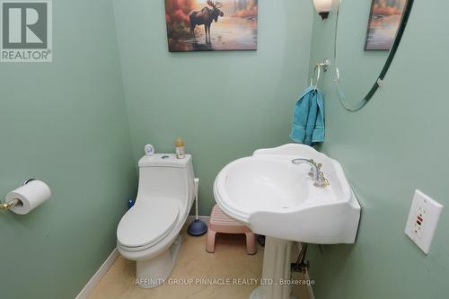 22 St Lawrence Street, Kawartha Lakes (Lindsay), ON - Indoor Photo Showing Bathroom