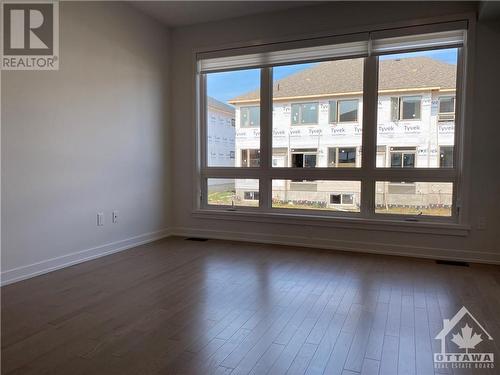 370 Walden Drive, Ottawa, ON - Indoor Photo Showing Other Room