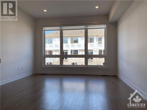 370 Walden Drive, Ottawa, ON - Indoor Photo Showing Other Room