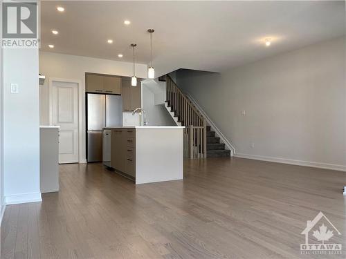 370 Walden Drive, Ottawa, ON - Indoor Photo Showing Kitchen