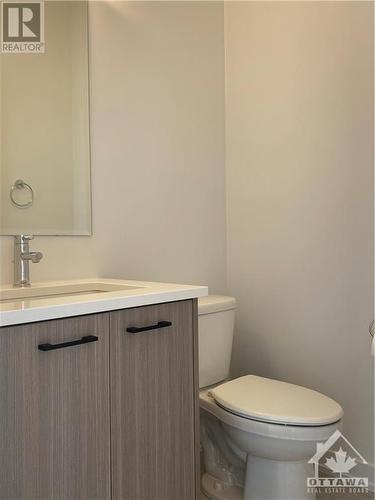 370 Walden Drive, Ottawa, ON - Indoor Photo Showing Bathroom