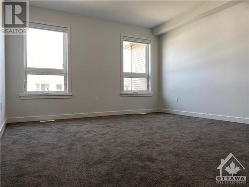 370 Walden Drive, Ottawa, ON - Indoor Photo Showing Other Room