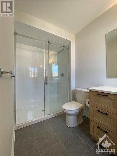 370 Walden Drive, Ottawa, ON - Indoor Photo Showing Bathroom