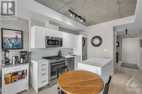 1010 - 224 Lyon Street N, Ottawa, ON - Indoor Photo Showing Kitchen