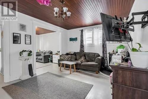 316 Mcconnell Avenue, Cornwall, ON - Indoor Photo Showing Living Room