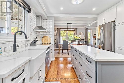 146 Byron Avenue, Thames Centre (Dorchester), ON - Indoor Photo Showing Kitchen With Upgraded Kitchen