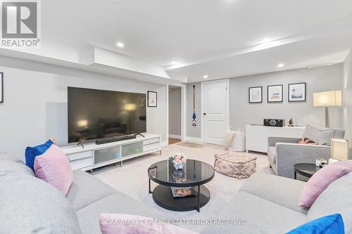 146 Byron Avenue, Thames Centre (Dorchester), ON - Indoor Photo Showing Living Room