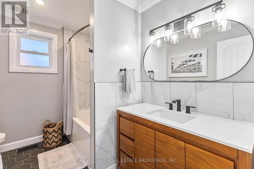 146 Byron Avenue, Thames Centre (Dorchester), ON - Indoor Photo Showing Bathroom