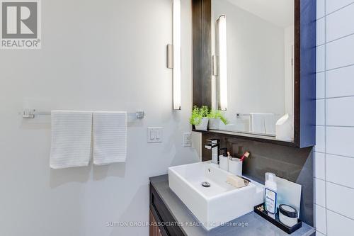 622 - 783 Bathurst Street, Toronto, ON - Indoor Photo Showing Bathroom