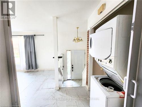 15 Mellenby Street, Hamilton, ON - Indoor Photo Showing Laundry Room