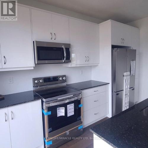 27 Forestwalk Street, Kitchener, ON - Indoor Photo Showing Kitchen