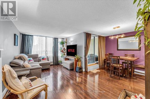 206 - 2556 Argyle Road, Mississauga, ON - Indoor Photo Showing Living Room